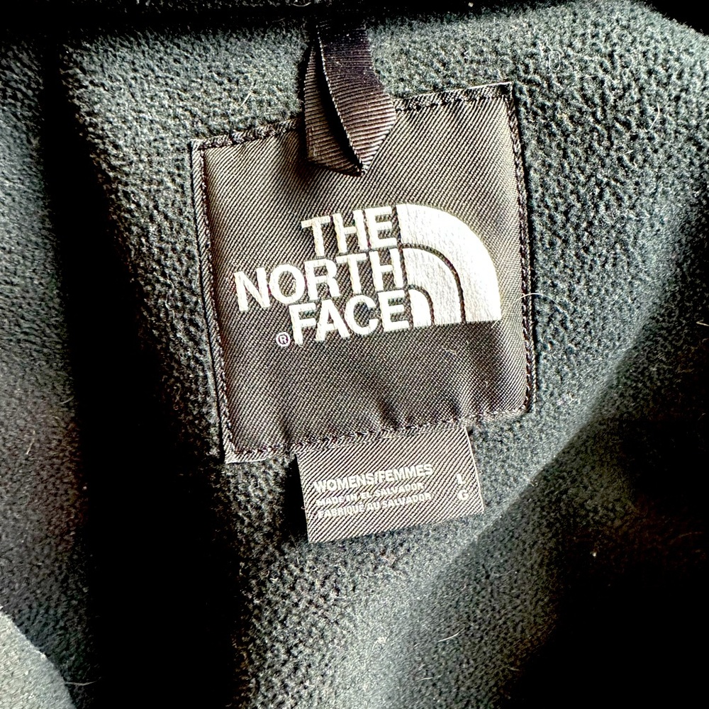 Women’s black fleece north face jacket